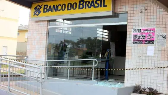 Polícia ainda não tem suspeitos da tentativa de assalto ao Banco do Brasil no Caravaggio