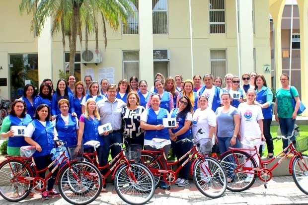 Agentes de saúde de Nova Veneza recebem bicicletas e tablets