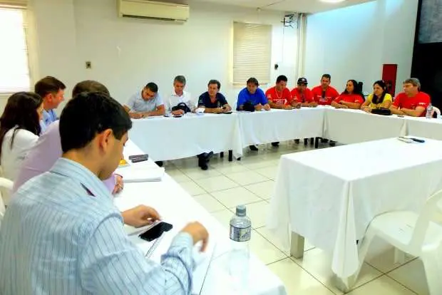 Trabalhadores das agroindústrias rejeitam 0,91% e ameaçam greve