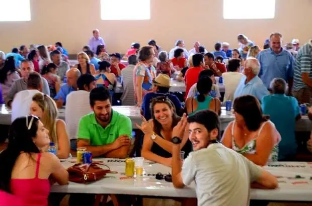 Comunidade de Nova Veneza realiza festa em comemoração a obras recebidas