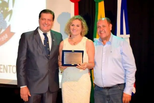 Prefeitura reconhece empreendedores com premiação