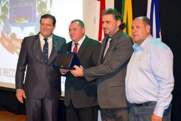 Prefeitura reconhece empreendedores com premiação