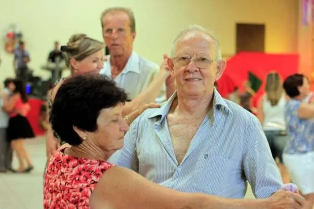 Palazzo recebe 300 idosos em Baile de Carnaval