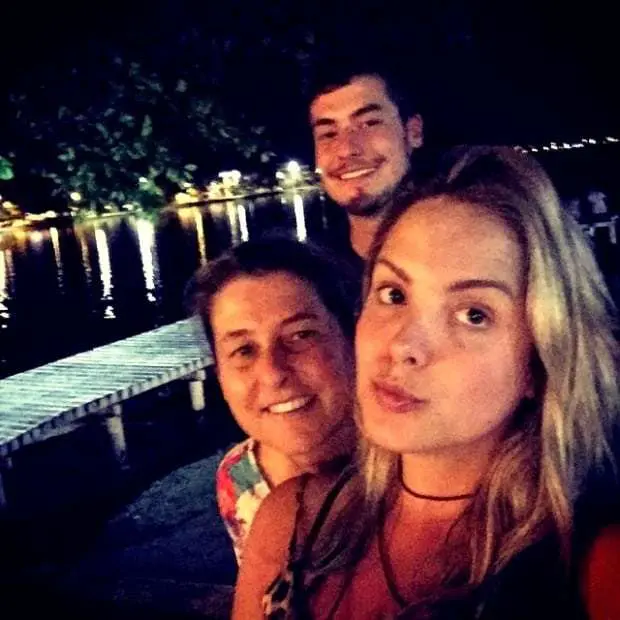  Estela Milanez Brogni e seus filhotes - Mariana e Pedro - curtindo a noite na Lagoa da Conceição!