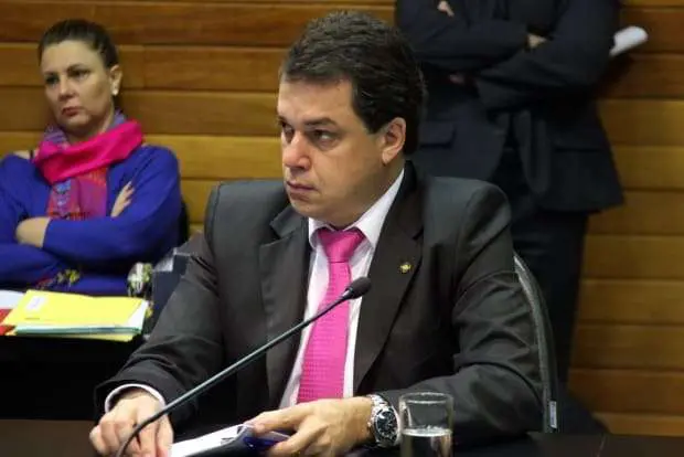 Deputado Rodrigo Minotto defende avaliação periódica de estrutura das escolas