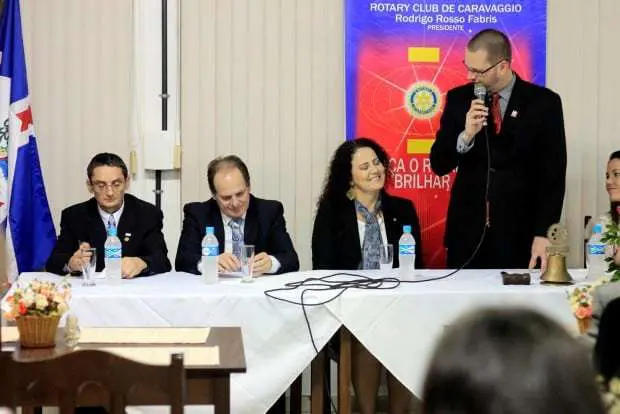 Rotary Club Caravaggio empossa nova diretoria