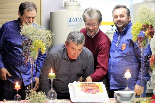 Confraria Pan & Vin comemora quatro anos em confraternização na Casa Savoia