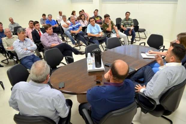 Prefeitos se reúnem com MP para tratar da extração de seixos 1 Prefeitos se reúnem com MP para tratar da extração de seixos
