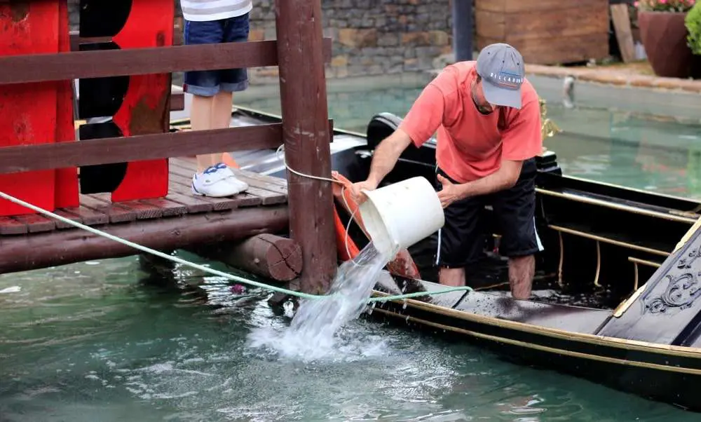 Jovens viram e enchem d’água principal ponto turístico de Nova Veneza
