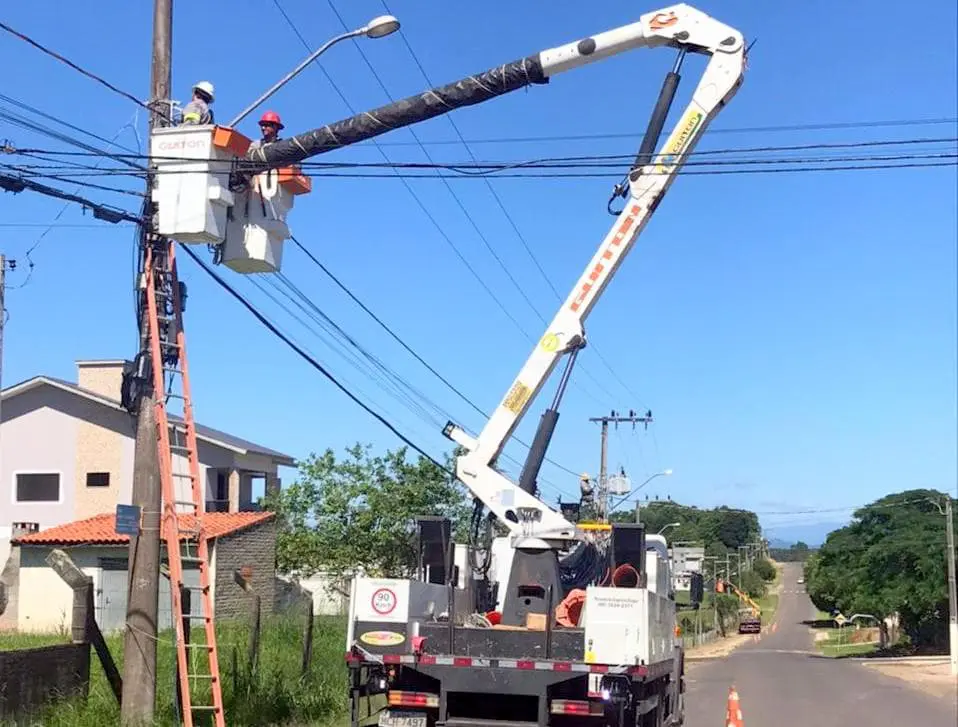 Coopera está investindo no sistema elétrico do Bairro Morro Estevão em Criciúma