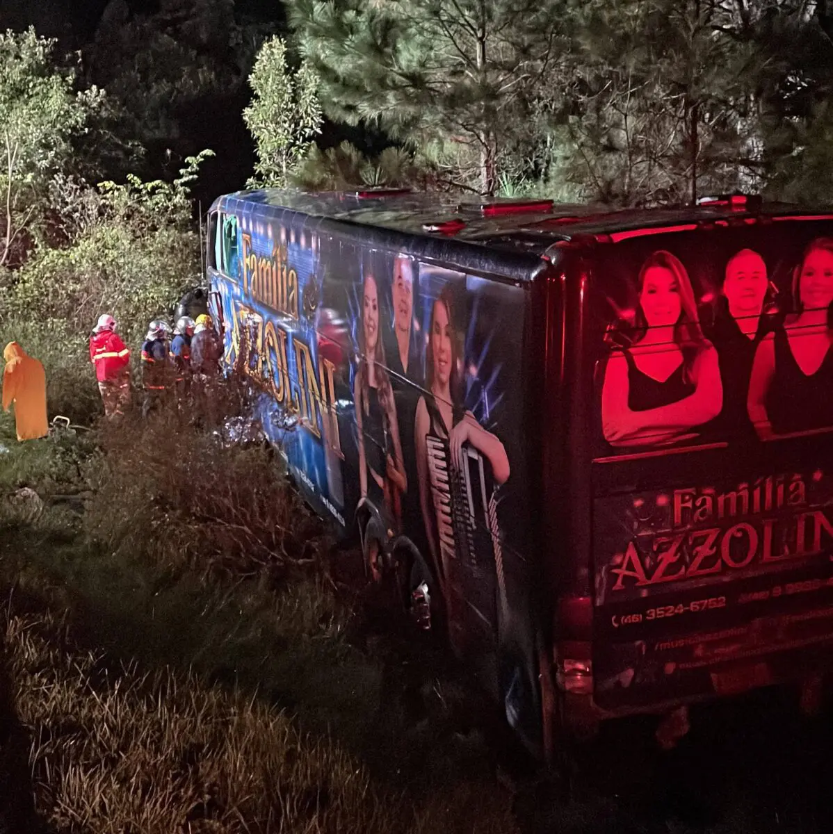Ônibus da banda Família Azzolini se envolve em acidente com mortes a caminho de Nova Veneza