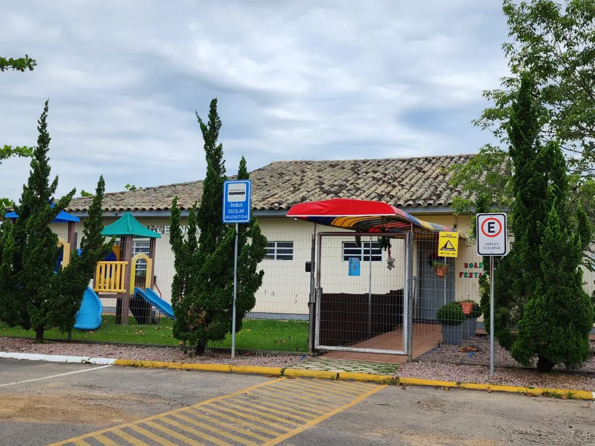 Governo municipal se manifesta sobre condições do telhado do Centro Educacional Nonna Angelina