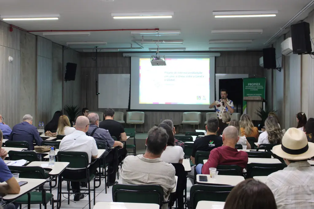 Unesc conquista o topo e é referência em Internacionalização do Ensino no estado