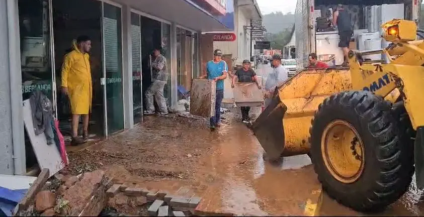 Chuvas em SC: sobe para quatro os municípios em situação de emergência e mais de 190 pessoas estão desalojadas