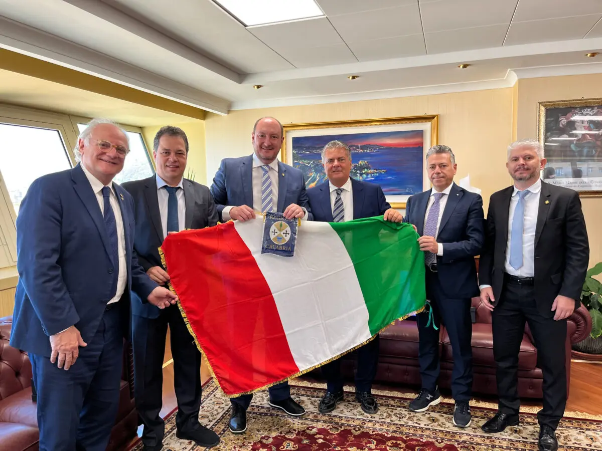 Minotto integra comitiva catarinense que trata de educação e comércio com a Itália