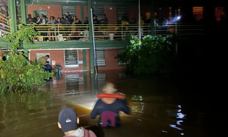 Neovenezianos se unem em ação voluntária no Rio Grande do Sul para ajudar vítimas de enchente