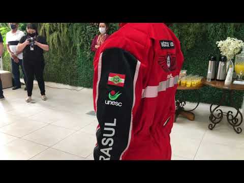 Serviço de Atendimento e Resgate Aeromédico do Sul apresenta uniformes em evento na Unesc