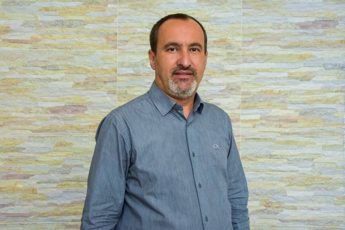 Infraestrutura e suprimento de grãos preocupam a agroindústria de SC 1 José Antônio Ribas Júnior avalia mercado da indústria da carne e Infraestrutura e suprimento de grãos em 2023.