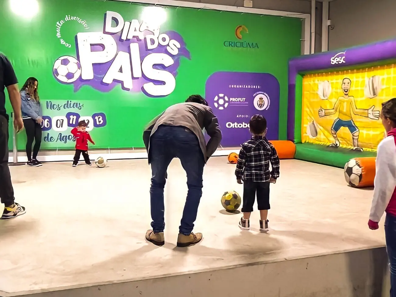 Em clima de Dia dos Pais, Criciúma Shopping proporciona brincadeiras gratuitas
