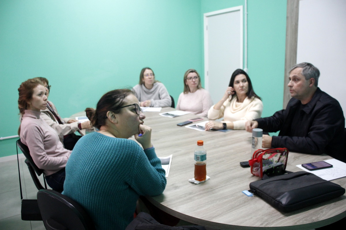 Pró-idiomas oportuniza novos aprendizados a professores e alunos dos Programas de Pós-graduação da Unesc 2 Pró-idiomas oportuniza novos aprendizados a professores e alunos dos Programas de Pós-graduação da Unesc