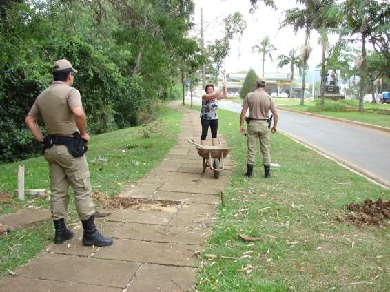 Irmãs são detidas pela PM ao tentarem agredir policiais em Nova Veneza