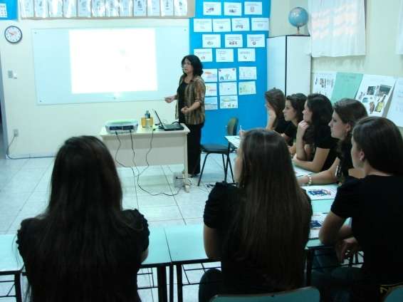Candidatas a Rainha participam da terceira etapa do concurso