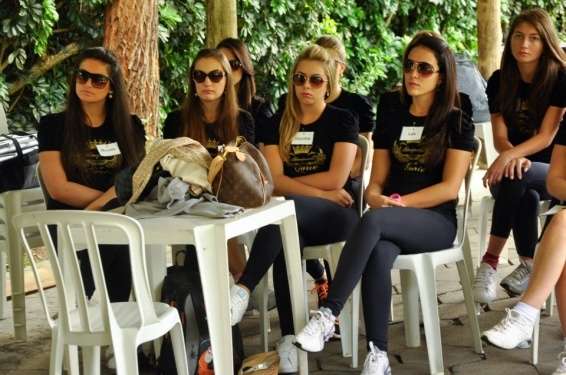 Candidatas a rainha e princesas participam de trilhas ecológicas, entrevistas e filmagens