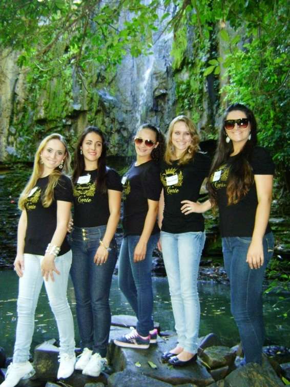 Candidatas à Rainha da Festa da Gastronomia visitam pontos turísticos de Nova Veneza