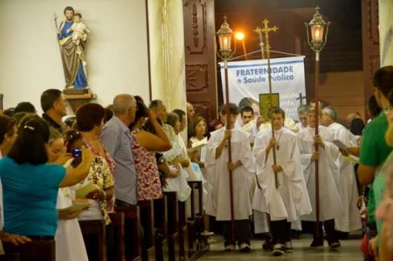 Missa do Crisma reúne cerca de 2 mil em Nova Veneza