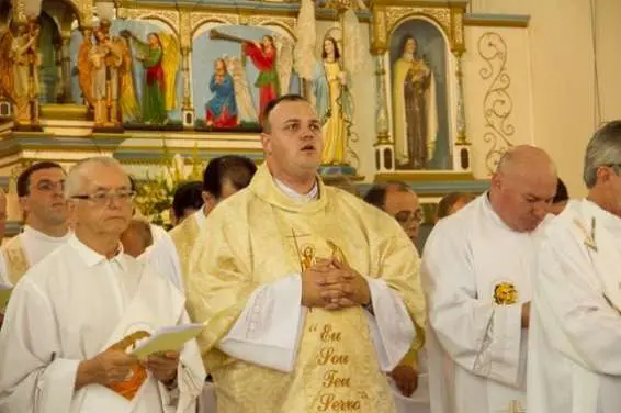 Missa do Crisma reúne cerca de 2 mil em Nova Veneza