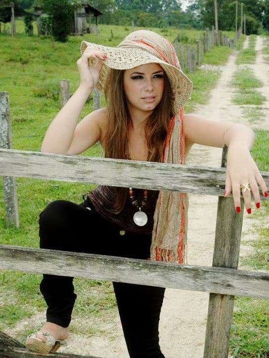 Danúbia Dondossola Ricardo Mazzorana - Por onde anda a nossa belíssima ex-rainha Cris Milanez Mendes?