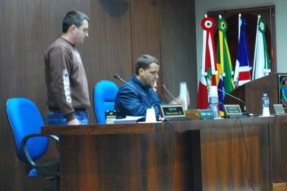 Sessão extraordinária da Câmara homologa convênios em Nova Veneza