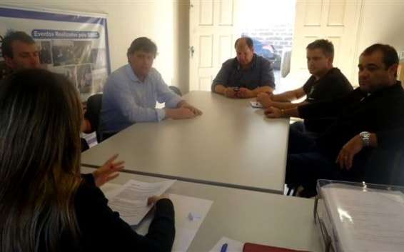 Simec promove encontro com candidatos a Prefeito de Nova Veneza