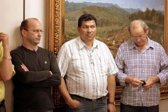 Deputado Federal Ronaldo Benedet faz entrega de trator agrícola