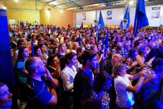 Comício do PP e PSD atrai milhares de simpatizantes 1 Comício do PP e PSD atrai milhares de simpatizantes