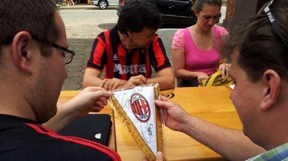 Milan quer escolinhas em Nova Veneza