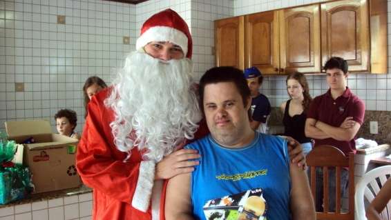 Festa de natal dos alunos da APAE em São Bento Baixo