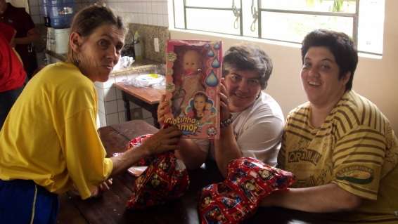 Festa de natal dos alunos da APAE em São Bento Baixo