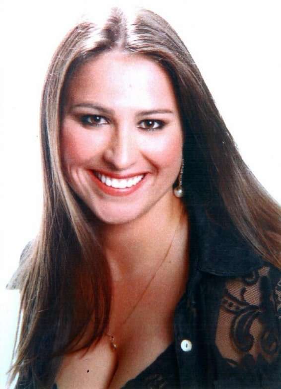 Formatura A bela Bruna Mondardo, filha de Rainier Mondardo e Eliane Mondardo, de São Bento Alto, se forma em Odontologia na Universidade Federal na próxima semana. Parabéns.