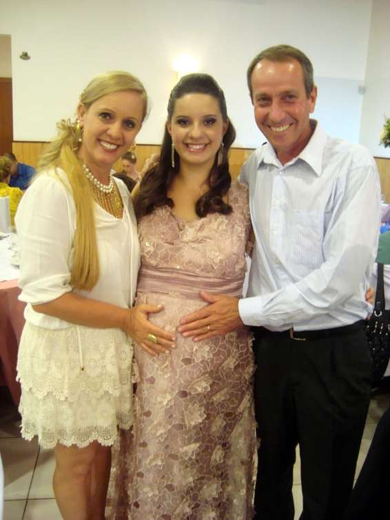 Joselita Mazzorana (Lita) e Carlos De Bona (Carlinho) com minhã irmã e formanda Fernanda Mazzorana Albuquerque.