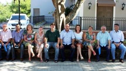 O Prefeito eleito de Nova Veneza, Evandro Gava (PP) e o vice Zé Spilere (PSD), anunciaram na tarde desta segunda-feira (17), nas dependências do Restaurante Veneza, os primeiros nomes que irão compor o novo secretariado a partir de janeiro de 2013.  Finanças: César Augusto Bortoluzzi, adjunto: Roberto Sávio Caetano;  Saúde: Santina Izé Rosa, adjunto: Lucimar Romagna;  Educação: Carmem Malgaresi, adjunto Neice Back;  Obras: Ranier Amboni, adjunto: Carlos Ribeiro;  Assessoria de Imprensa: João Manoel Neto.