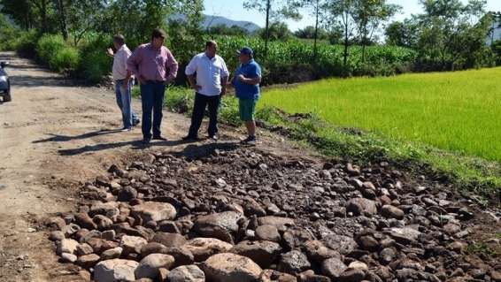 Prefeito e vice de Nova Veneza percorrem interior