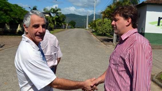 Prefeito e vice de Nova Veneza percorrem interior