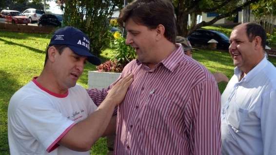 Prefeito e vice acompanham passagem da Cruz Peregrina em Nova Veneza 4 Prefeito e vice acompanham passagem da Cruz Peregrina em Nova Veneza