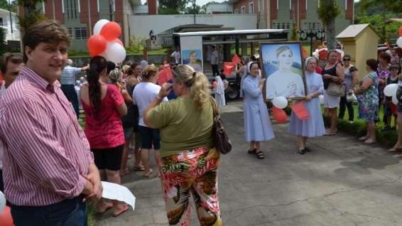 Prefeito e vice acompanham passagem da Cruz Peregrina em Nova Veneza 14 Prefeito e vice acompanham passagem da Cruz Peregrina em Nova Veneza