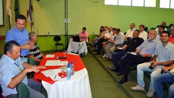 Evandro Gava conhece nova sistemática de projetos da SDR