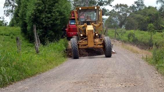 Estradas recebem manutenção no Distrito do São Bento Baixo