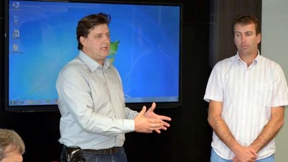 Pavimentação do Distrito Industrial é discutida em Nova Veneza 7 Pavimentação do Distrito Industrial é discutida em Nova Veneza