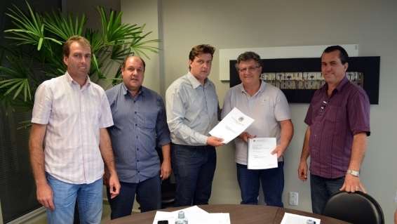 Pavimentação do Distrito Industrial é discutida em Nova Veneza 2 Pavimentação do Distrito Industrial é discutida em Nova Veneza