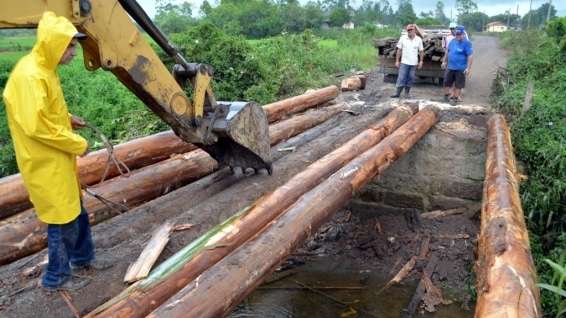 Ponte em manutenção e trânsito interrompido em Nova Veneza